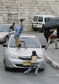 4 Reasons Why Silwan Photographs Reek of a Set-Up