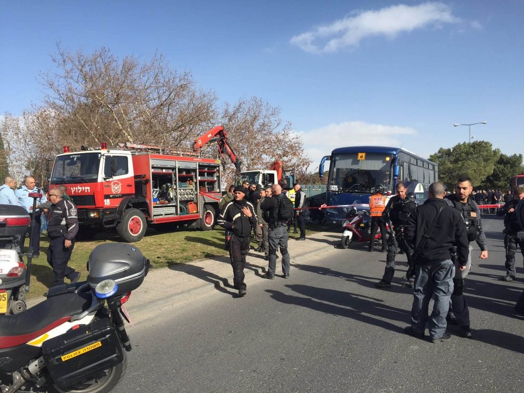“Attentat” & “terroriste” : ces mots que Le Figaro refuse d’utiliser dès qu’il s’agit d’Israël