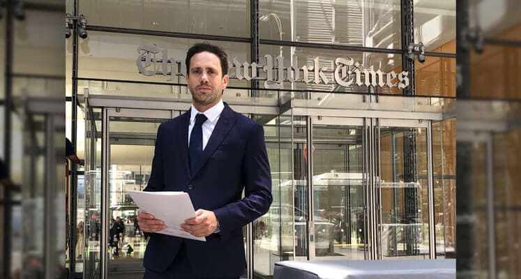 HR Executive Director Delivers Antisemitism Petition to New York Times