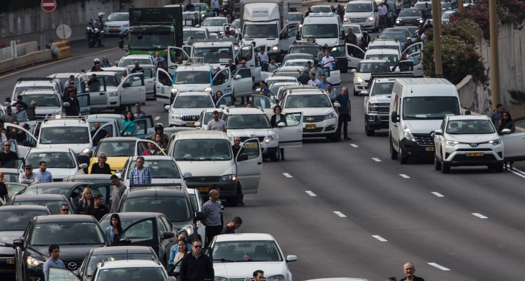 Holocaust Remembrance Day: Israel Marks Yom HaShoah (VIDEO)