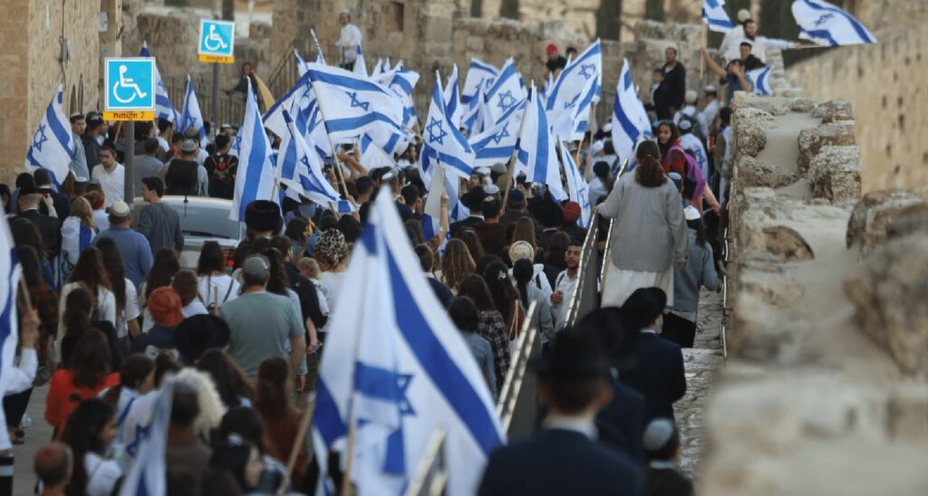 Jerusalem Day: Media, Why Is Raising a Flag Only a ‘Provocation’ When Israelis Do It? (VIDEO)