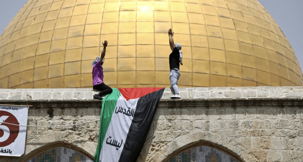 New York Times Hit Piece Erases Palestinian Flag From Jerusalem… And the Violence That Comes With It